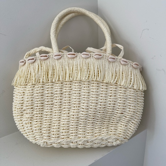 WOVEN Shell Fringe Detail Cross Body Bag Drawstring Closure Boho Vacation Chic - Picture 3 of 16